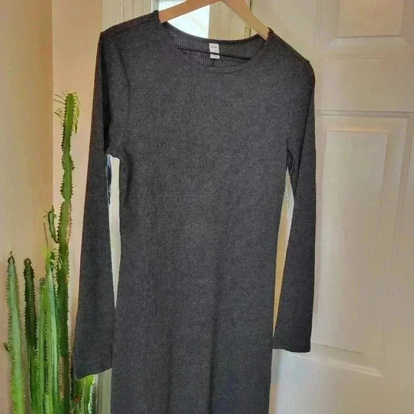 NWT Old Navy Bodycon Grey Ribbed Calf Length Longsleeve Cozy Dress, Size M Tall - Picture 3 of 9
